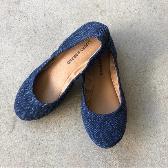 Lucky Brand Blue Snakeskin Pattern Flats Size 7.5 - Picture 2 of 8